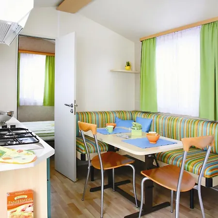 Bela Krajina - Glamping And Mobile Homes 4* متليكا