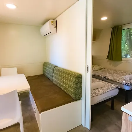 مكان تخييم Bela Krajina - Glamping And Mobile Homes