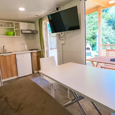Kamp Bela Krajina - Glamping And Mobile Homes Metlika