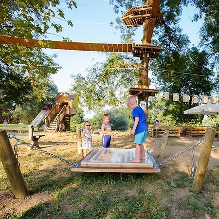 Κάμπινγκ Bela Krajina - Glamping And Mobile Homes 4*