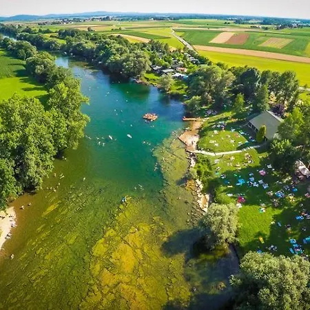 مكان تخييم Bela Krajina - Glamping And Mobile Homes متليكا