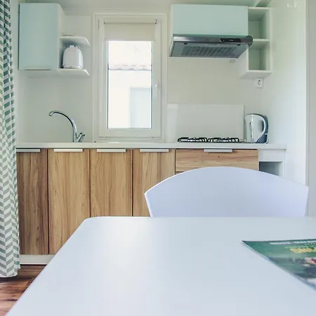 مكان تخييم Bela Krajina - Glamping And Mobile Homes متليكا