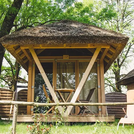 مكان تخييم Bela Krajina - Glamping And Mobile Homes 4*