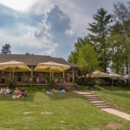 مكان تخييم Bela Krajina - Glamping And Mobile Homes 4*