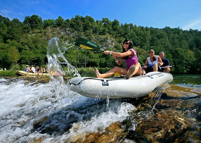 キャンプ場 Bela Krajina - Glamping And Mobile Homes