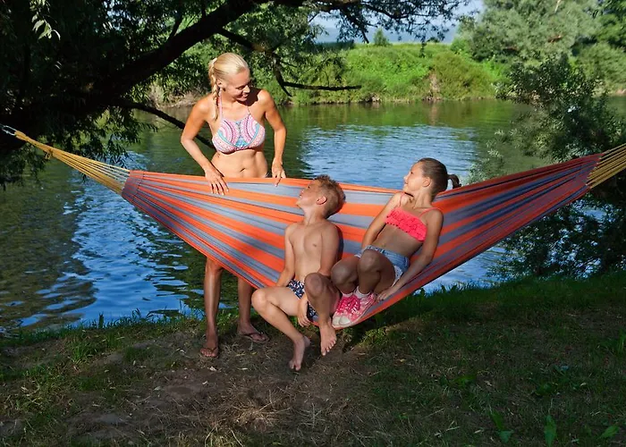 キャンプ場 Bela Krajina - Glamping And Mobile Homes