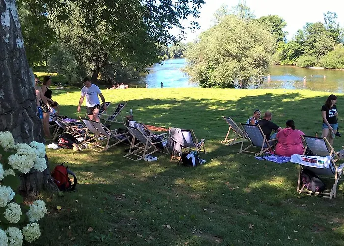 キャンプ場 Bela Krajina - Glamping And Mobile Homes メトリカ