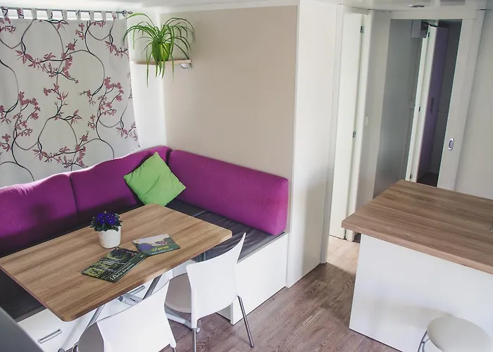 Bela Krajina - Glamping And Mobile Homes 4* メトリカ