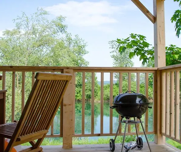 Bela Krajina - Glamping And Mobile Homes キャンプ場