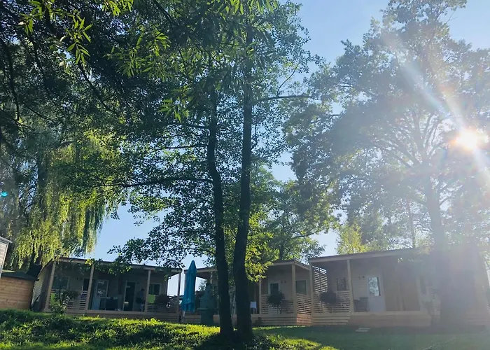 Bela Krajina - Glamping And Mobile Homes メトリカ